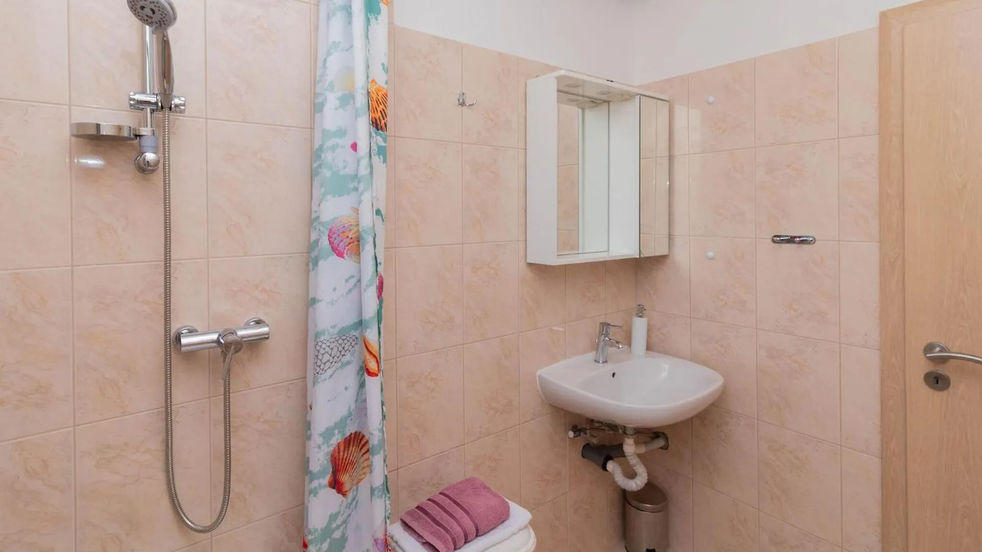 Apartment Maslenica جاسينايس